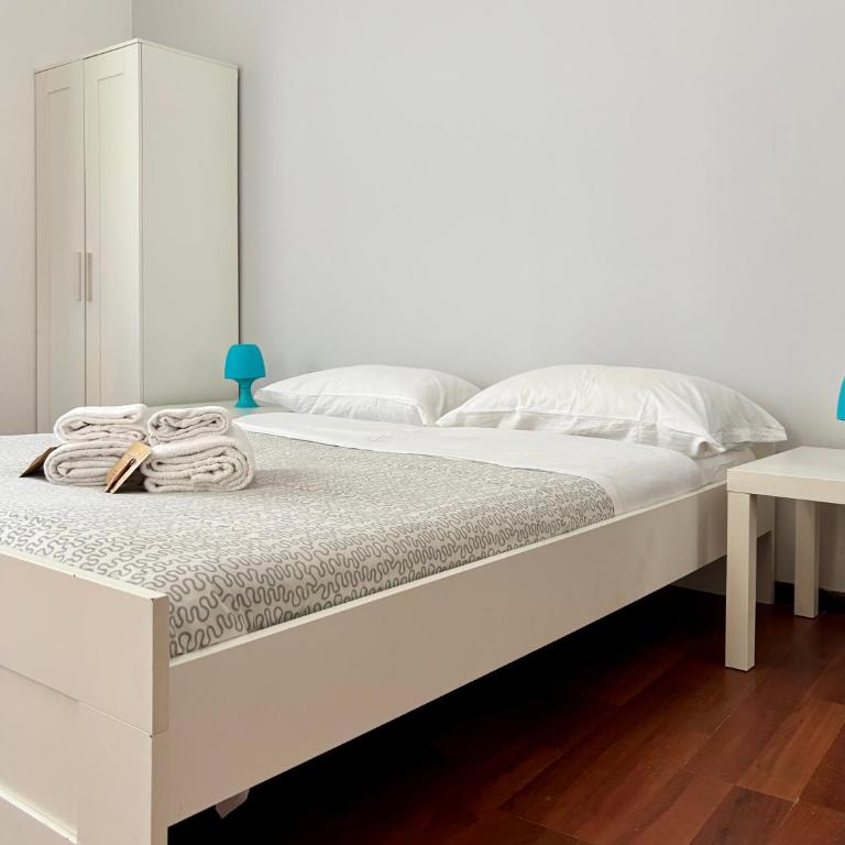 Castelnuovo Rooms #Politeama - Camera Matrimoniale Standard con Bagno in Comune - 3