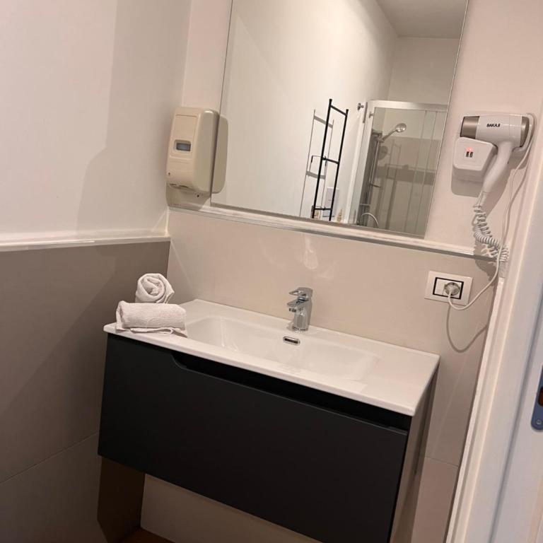 Handy - Standard Double Room - 2