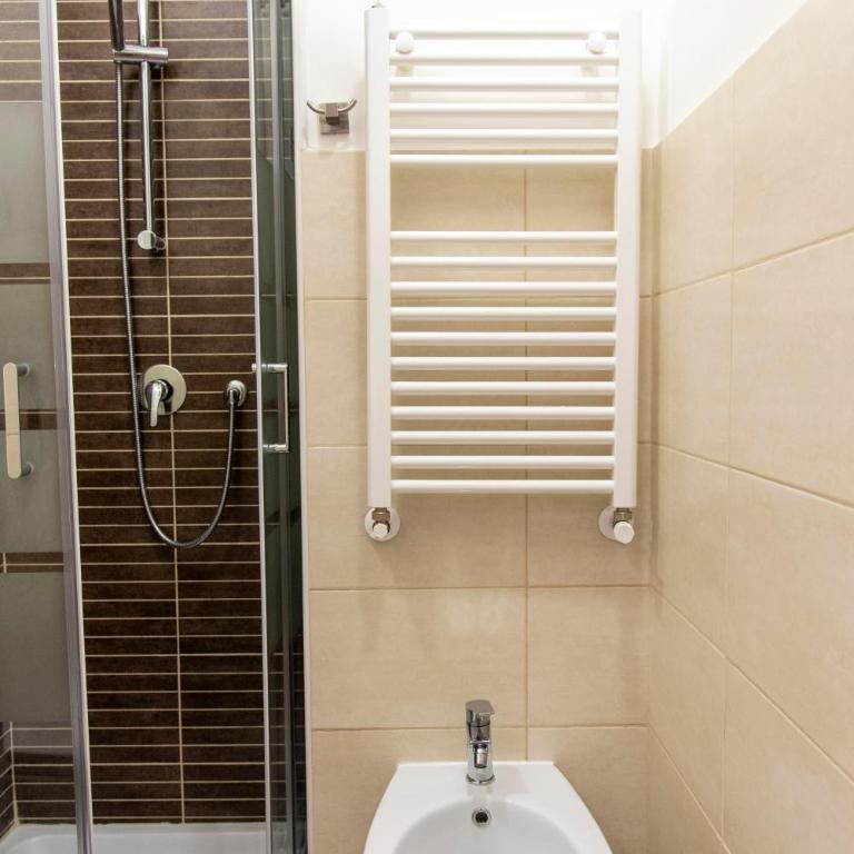 Susy's Guest House - Room Trevi - Camera Singola con Bagno Privato - 11