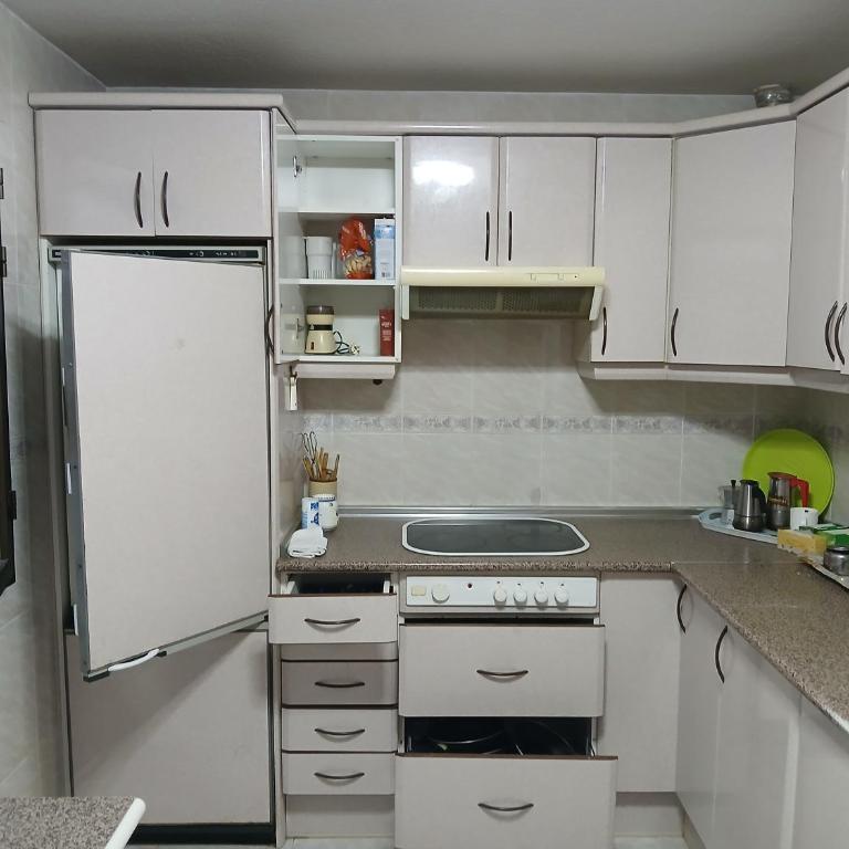 Habitacion Privada 3 personas en Toledo - Habitación Triple Básica con baño compartido - 17