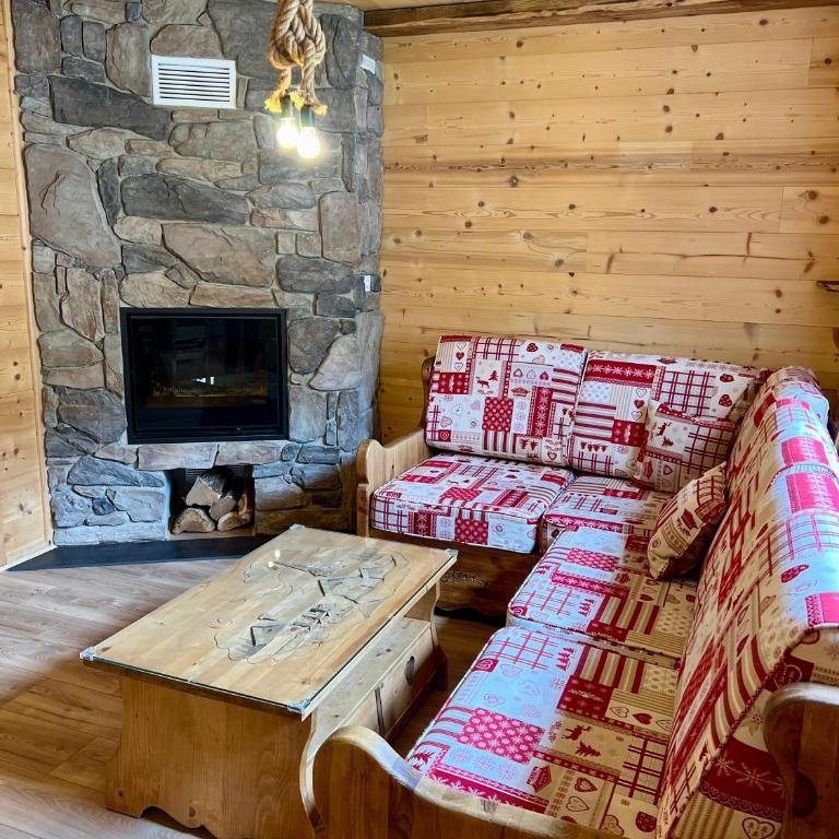Gîte 2 à 8 personnes style chalet avec garage privé et jardin - Two-Bedroom Apartment - 1