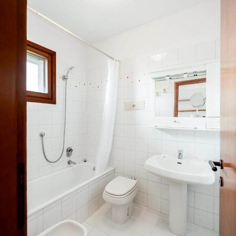 Quiet Home with Terrace - 20 min from Milan Duomo - Appartamento con 1 Camera da Letto - 24