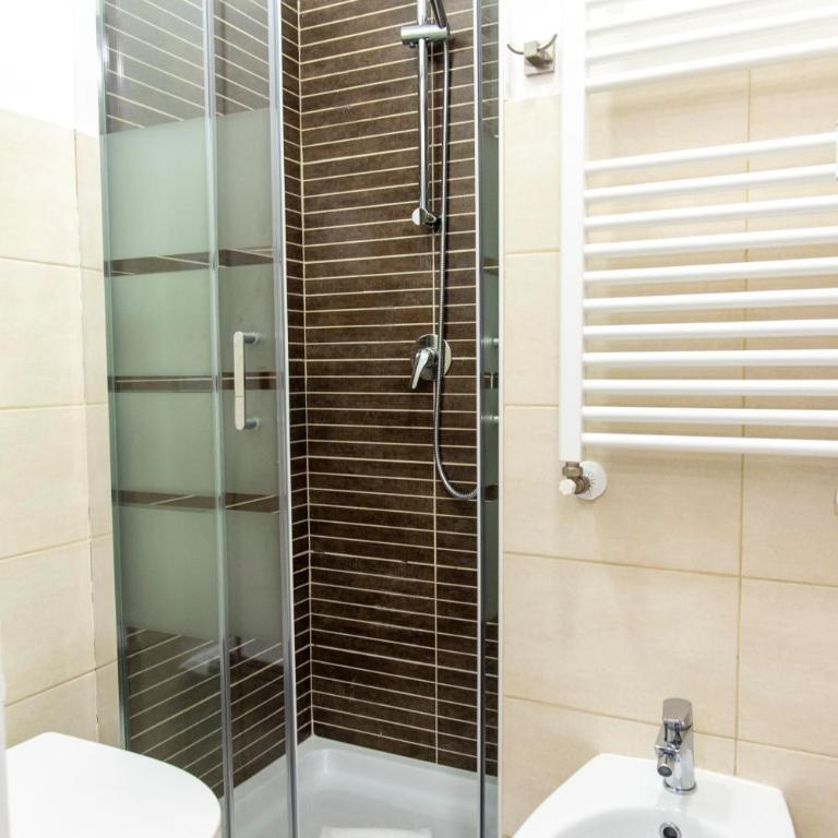 Susy's Guest House - Room Colosseo - Camera Matrimoniale con Bagno Privato - 10