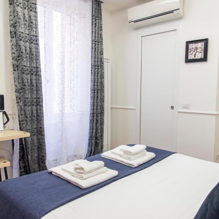 Susy's Guest House - Room Colosseo - Camera Matrimoniale con Bagno Privato - 2