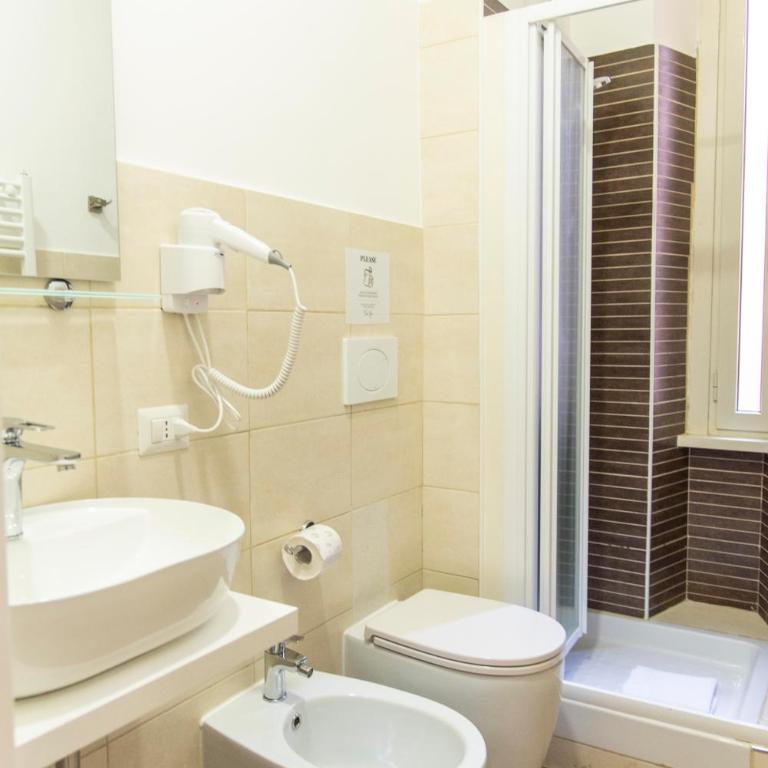 Susy's Guest House - Room Spagna - Camera Singola con Bagno Privato - 6
