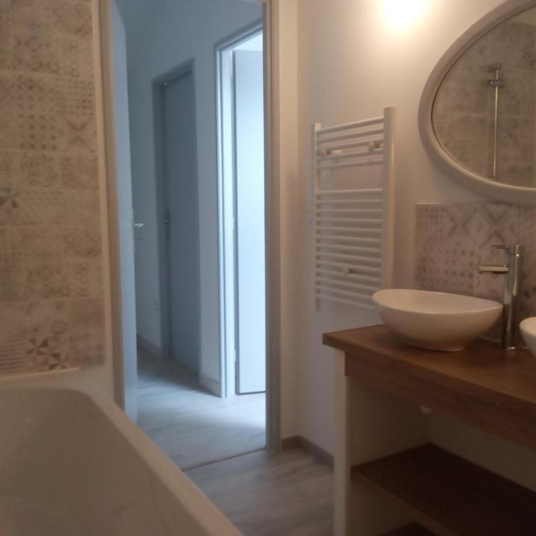 Maison de Charme avec piscine dans le Parc Naturel des Alpilles - Maison 5 Chambres - 24