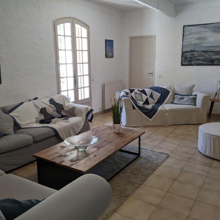 Maison de Charme avec piscine dans le Parc Naturel des Alpilles - Maison 5 Chambres - 11