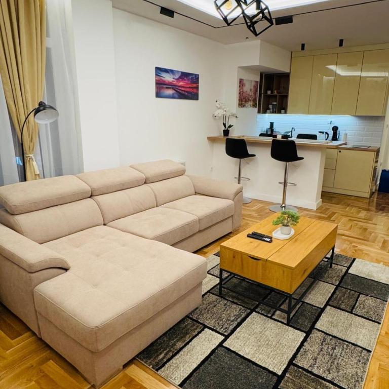 Apart Hotel Gondola - Two-Bedroom Superior Apartment - 3