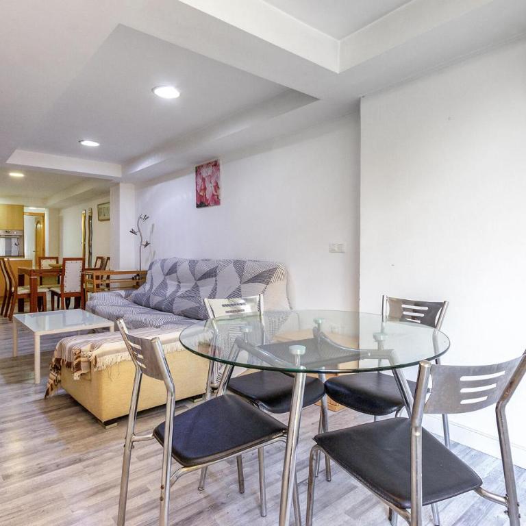 2 Bedroom Beautiful Apartment In Benidorm - Two-Bedroom Apartment - 4