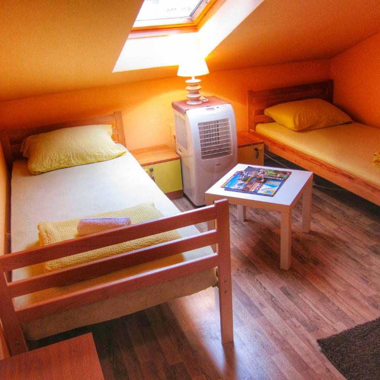 Hostel Taso's House - Bed in 4-Bed Dormitory Room - 1