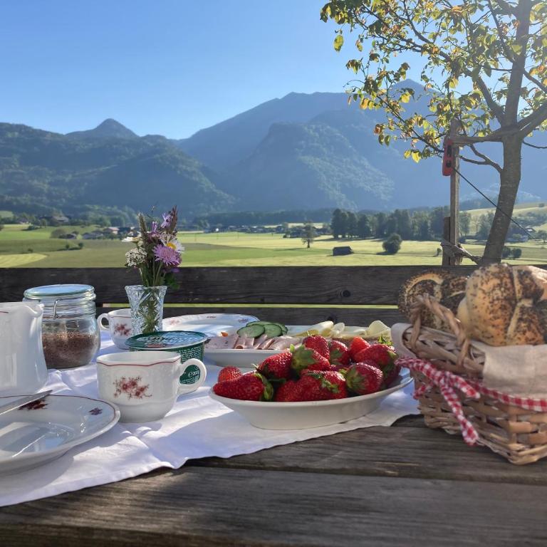 Weinbachbauer - Urlaub am Bauernhof - Dreibettzimmer mit Bergblick - 4