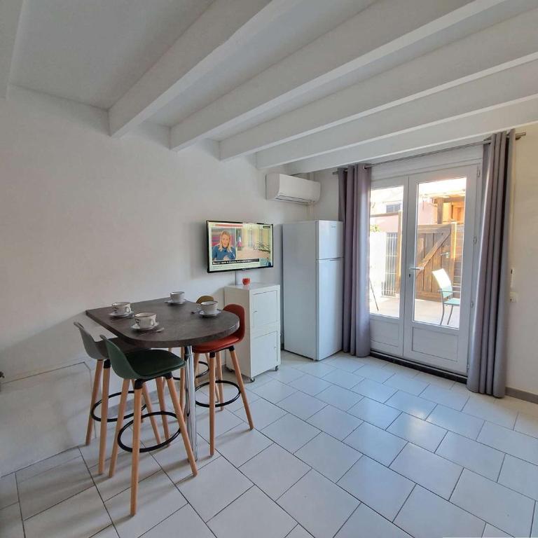 Maison rénovée avec piscine, parking privé et proche plage à Marseillan - FR-1-387-185 - Appartamento - 7