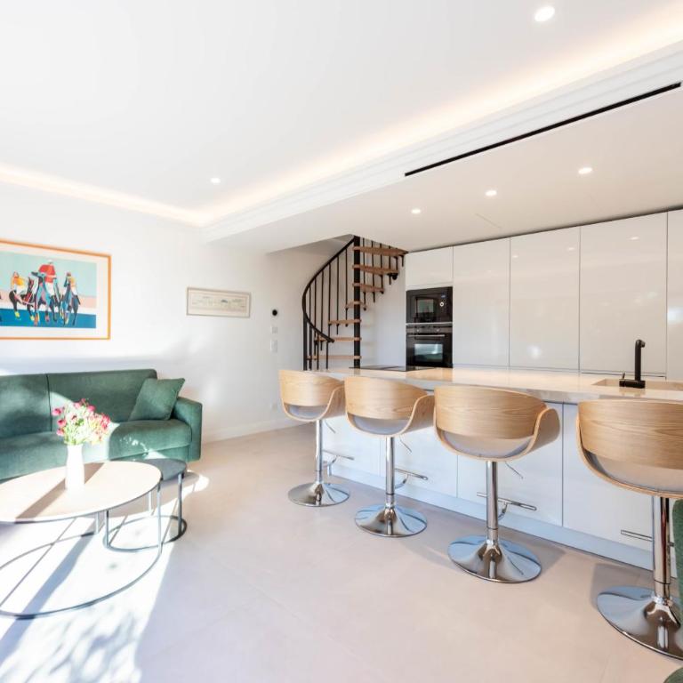 Elegant Duplex with Private Garden Terrace - Appartement - 11