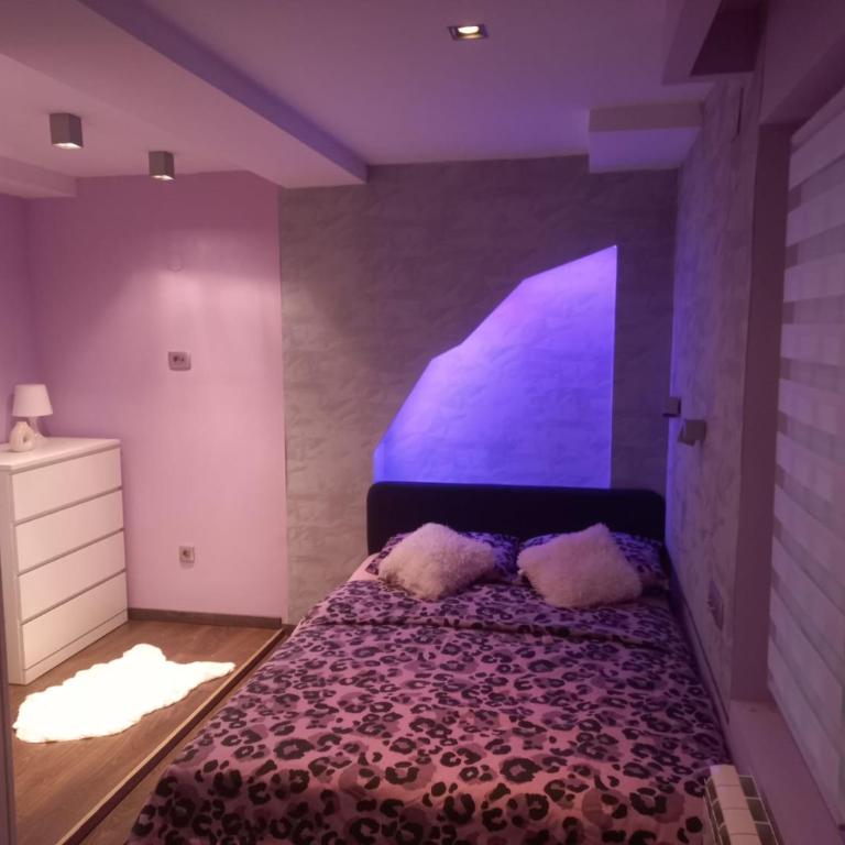 Perfect place to stay - One-Bedroom Apartment - 16