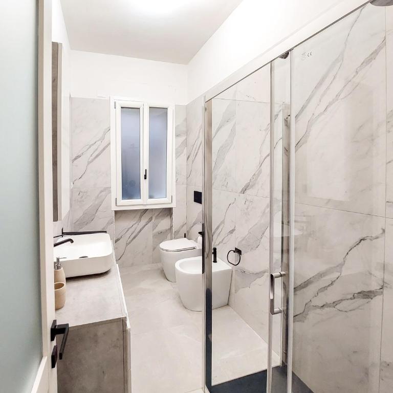 Guest house Vivamus - Appartamento Premium con 3 Camere da Letto e Balcone - 7