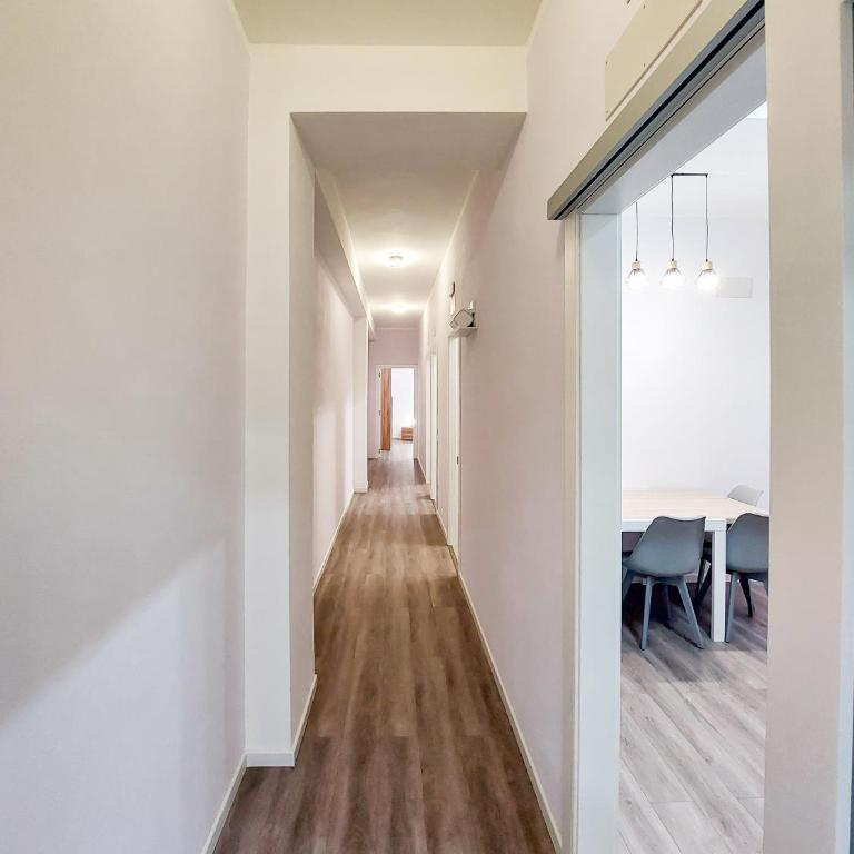 Guest house Vivamus - Appartamento Premium con 3 Camere da Letto e Balcone - 20