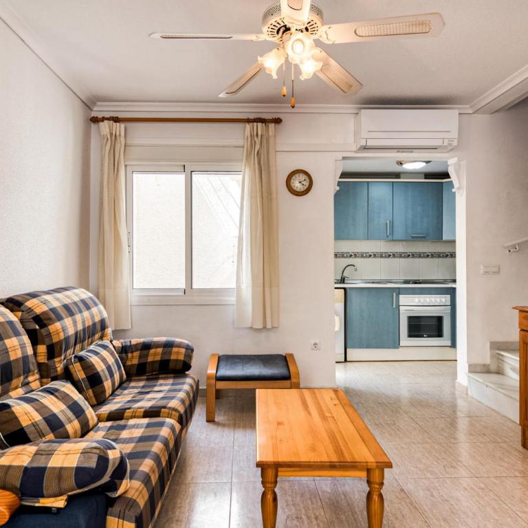 Beautiful Home In Santa Pola - Casa Vacacional de 3 dormitorios - 2