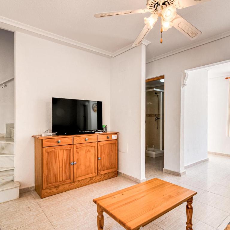 Beautiful Home In Santa Pola - Casa Vacacional de 3 dormitorios - 12
