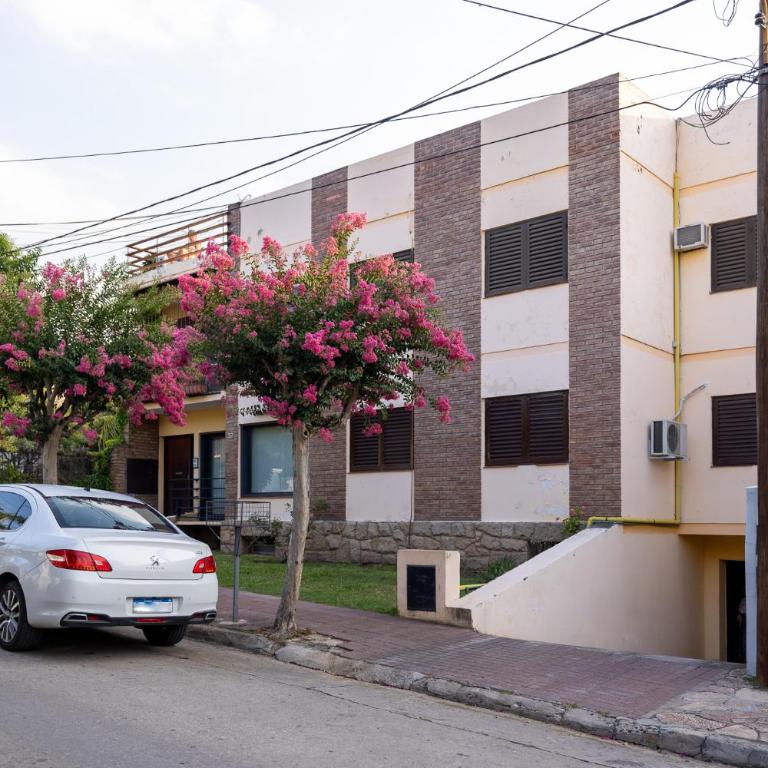 Spacious apartment in a great location near downtown Villa Carlos Paz - Apartamento de 2 dormitorios - 2