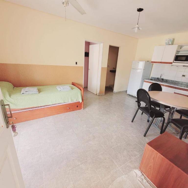 Complejo Evelin - Apartment with Balcony - 2