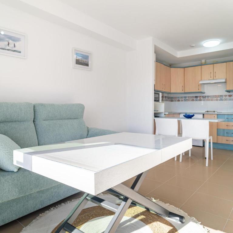 Stunning Apartment In Torrox Costa With Wifi - One-Bedroom Apartment - 4