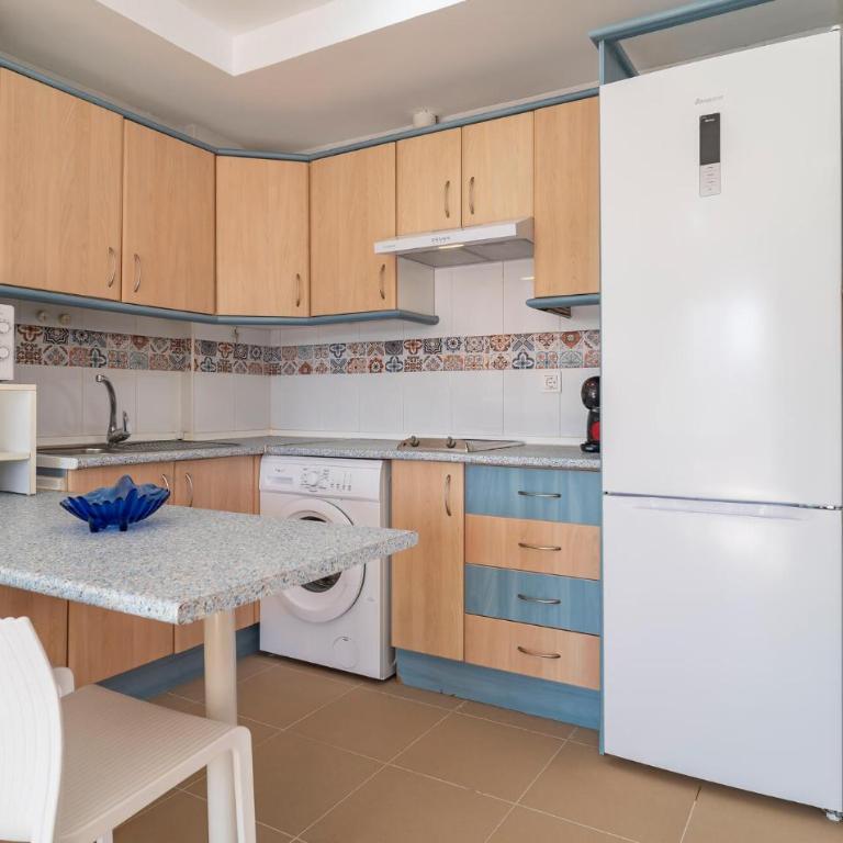 Stunning Apartment In Torrox Costa With Wifi - One-Bedroom Apartment - 5