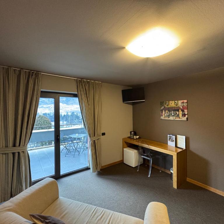 La Bicoque - Double Room with Balcony - 8