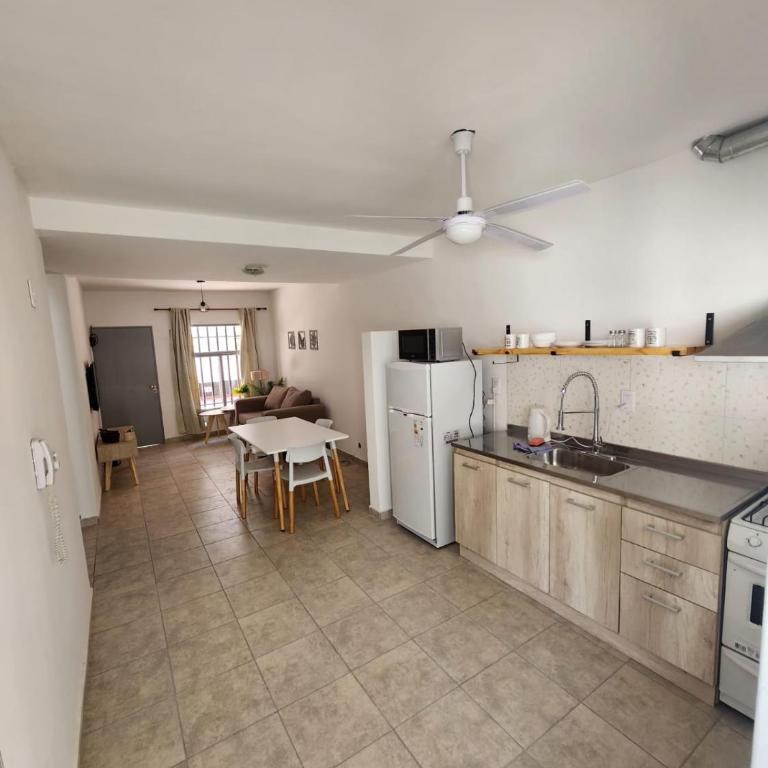 Departamento con cochera cerca del centro en Mendoza - Apartamento de 2 dormitorios - 10