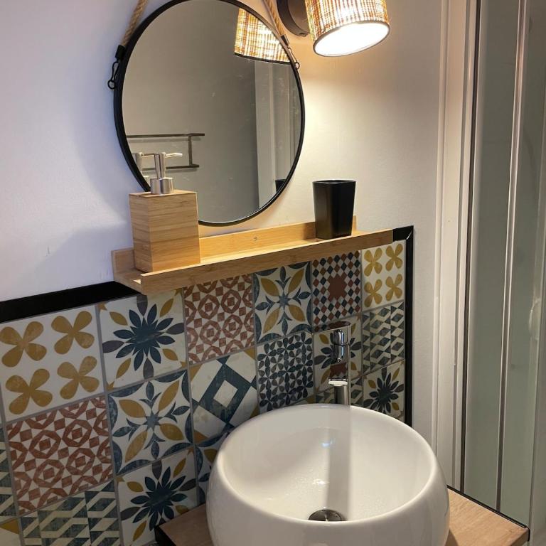 Un cocon au Presbytère avec place de parking voiture gratuite - Apartamento de 1 dormitorio - 44