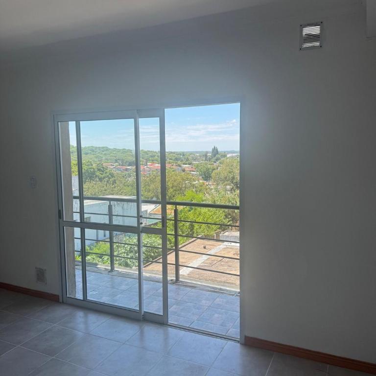 Monoambiente con balcon tercer piso al frente x ascensor - Apartamento de 1 dormitorio - 12