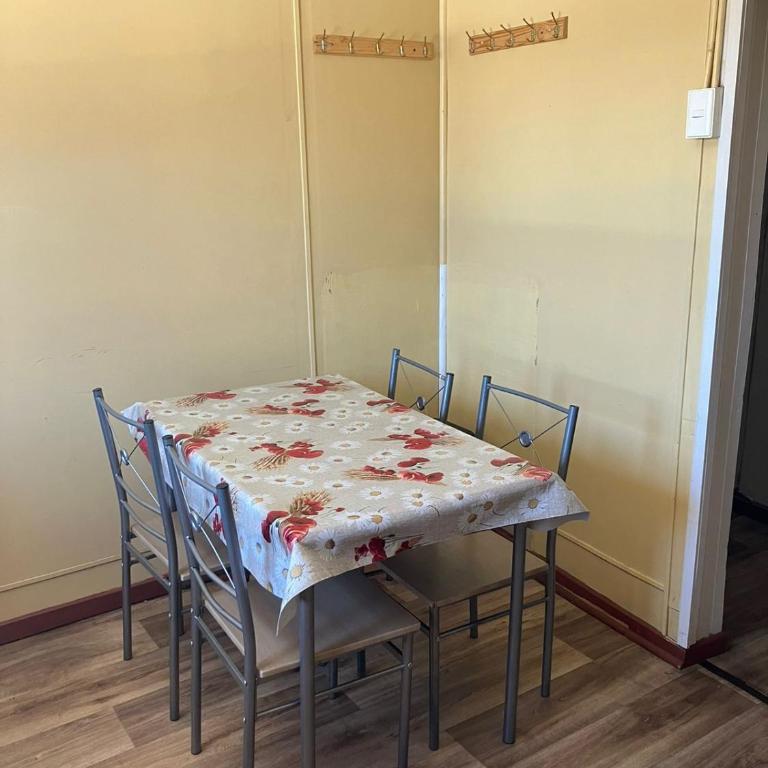Hospedaje Eluney - Family Room - 3