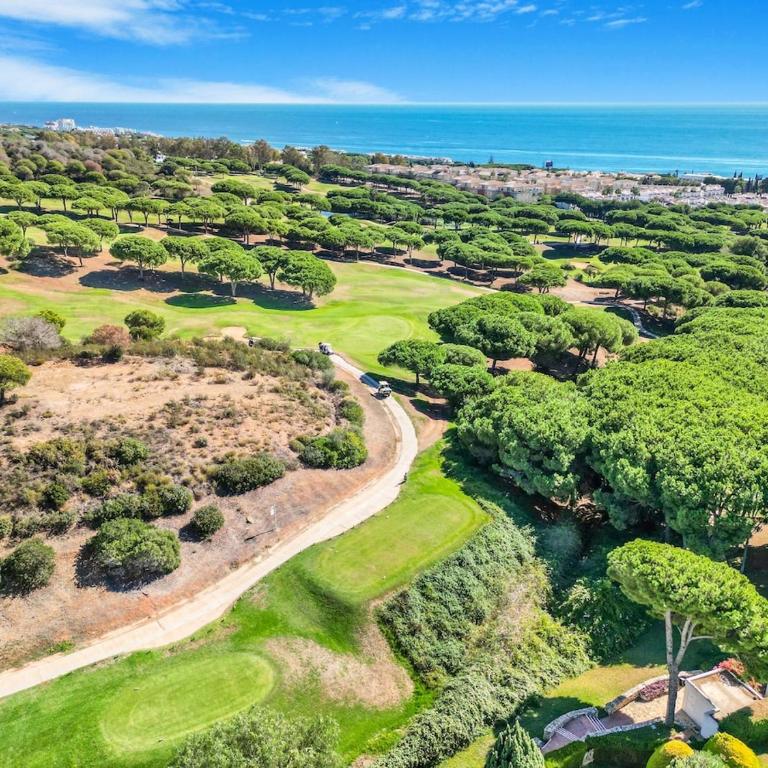 Apartamento de Lujo con Vista al Mar - Three-Bedroom Apartment - 2