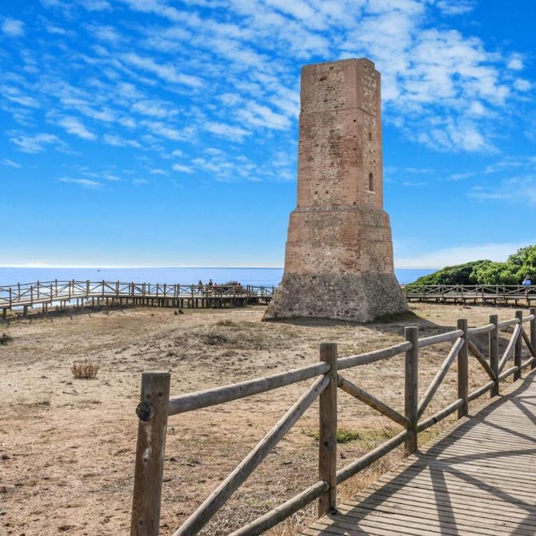 Apartamento de Lujo con Vista al Mar - Three-Bedroom Apartment - 10