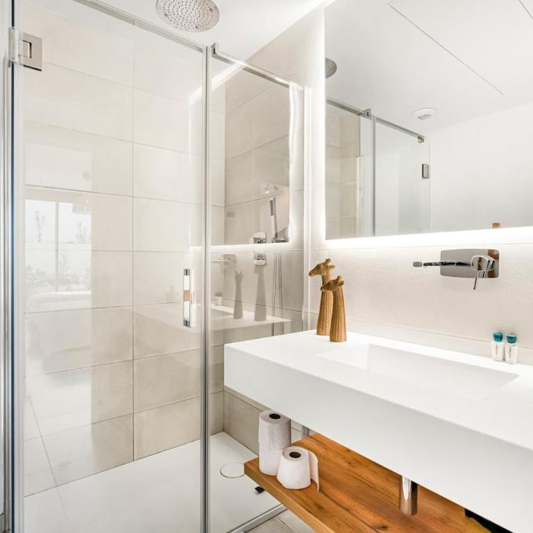 Apartamento de Lujo con Vista al Mar - Three-Bedroom Apartment - 15