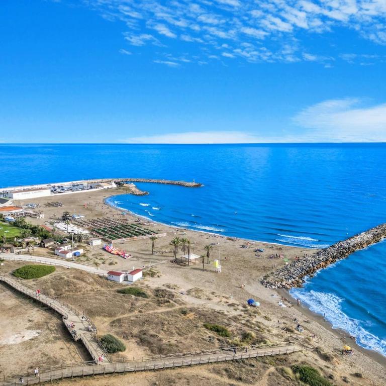 Apartamento de Lujo con Vista al Mar - Three-Bedroom Apartment - 25