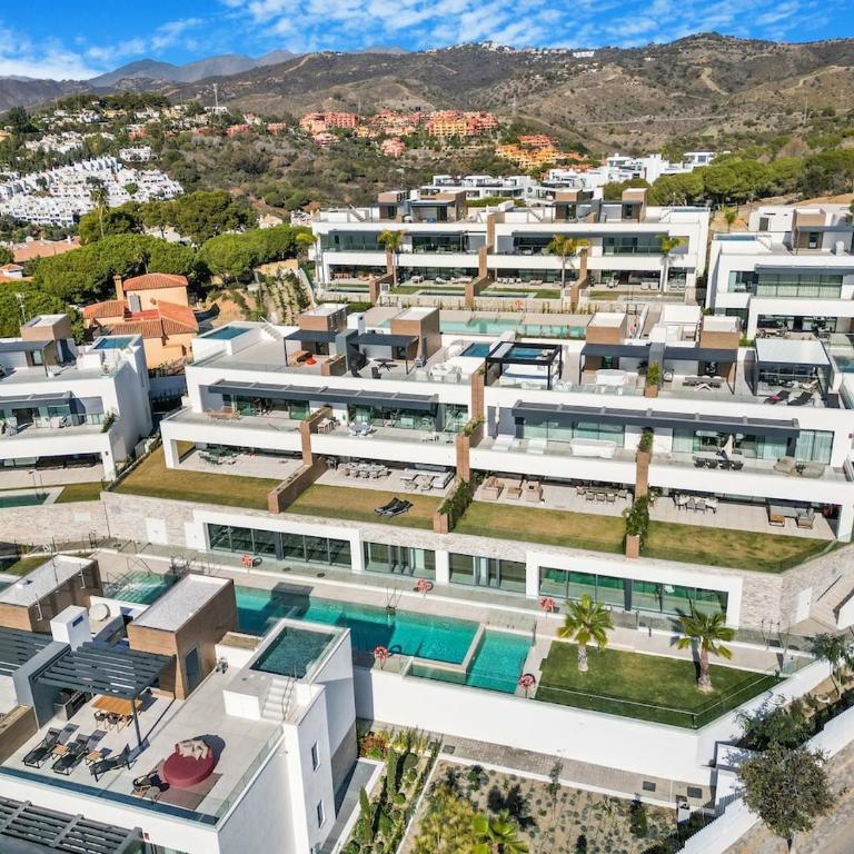 Apartamento de Lujo con Vista al Mar - Three-Bedroom Apartment - 37