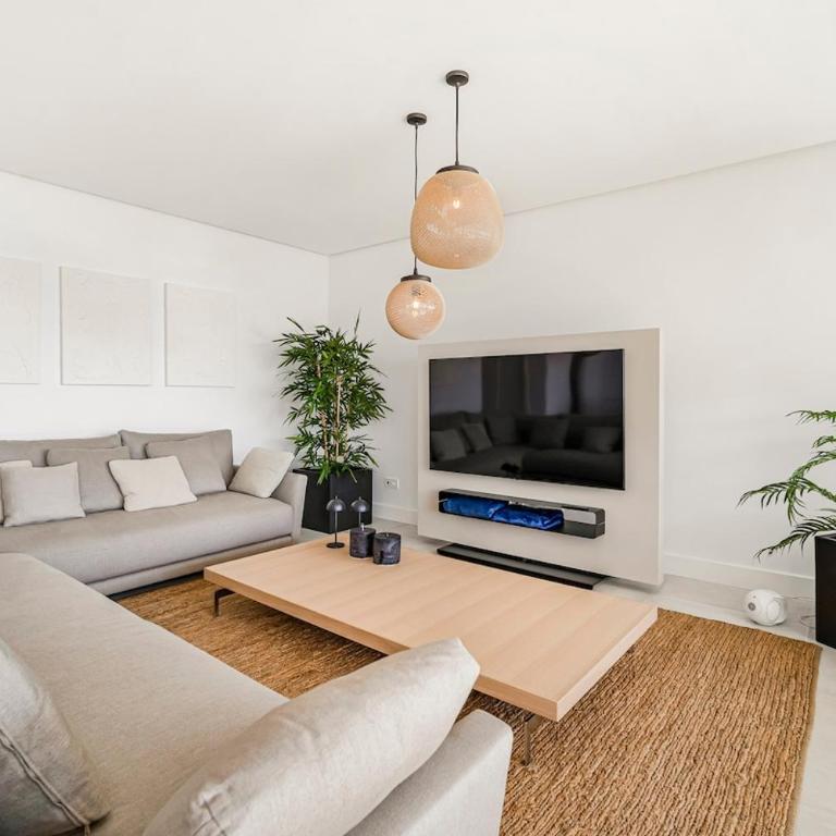 Apartamento de Lujo con Vista al Mar - Three-Bedroom Apartment - 40