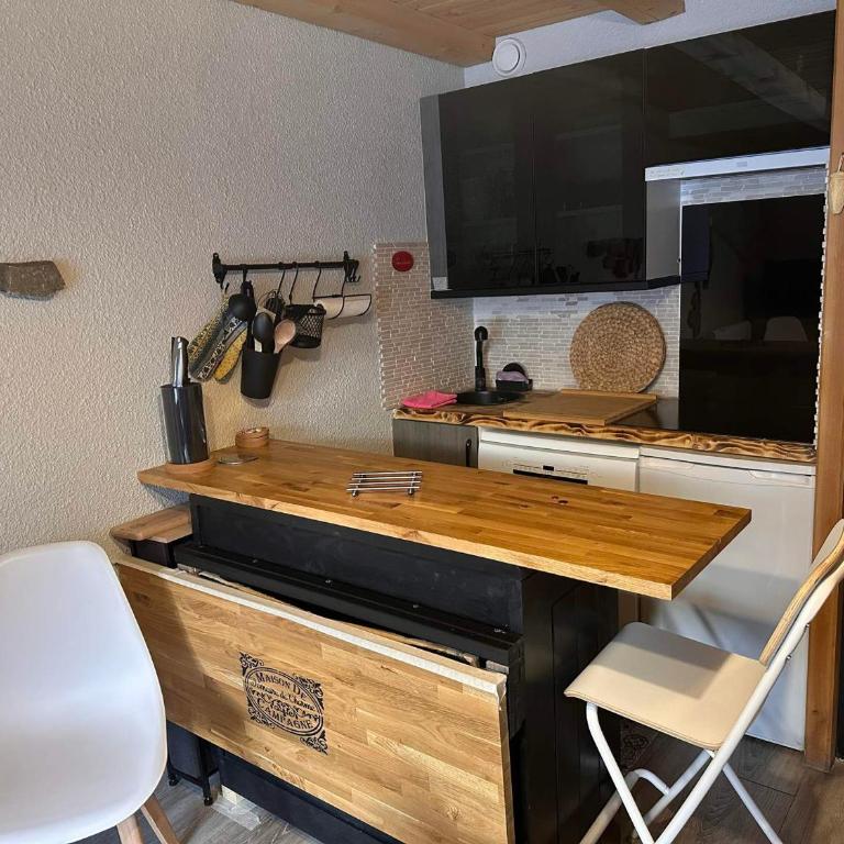 Studio rénové avec grande terrasse ensoleillée - FR-1-464-2 - Studio - 11