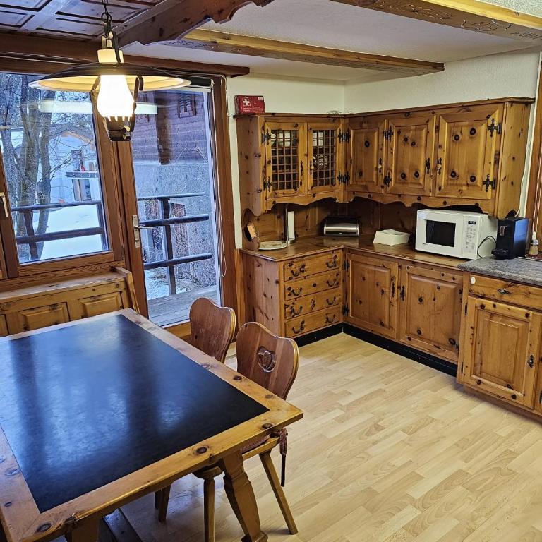 5 Zimmer-Wohnung mit Garage und Sauna - Apartment mit 3 Schlafzimmern und Bergblick - 13