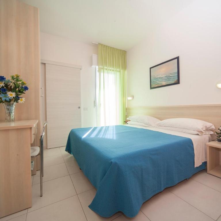Hotel Lara - Standard Double or Twin Room - 6
