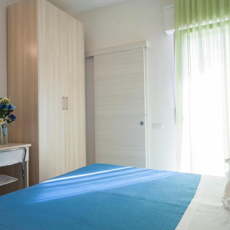 Hotel Lara - Standard Double or Twin Room - 7