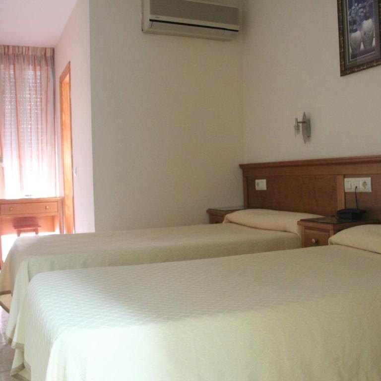 Hostal Maribel - Habitación Doble - 1 o 2 camas - 6