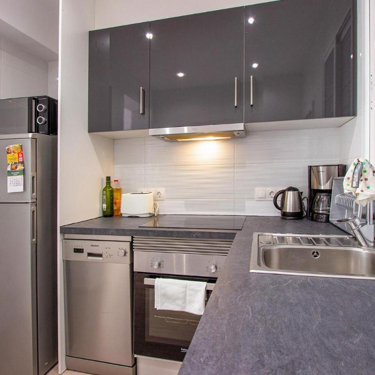 Amazing Apartment In Torrevieja With Wifi - Apartamento de 3 dormitorios - 6