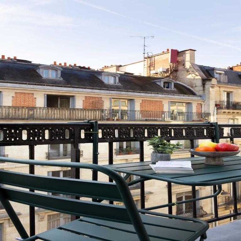 Refined studio with balcony - 2P - Saint Lazare - Apartment - 8