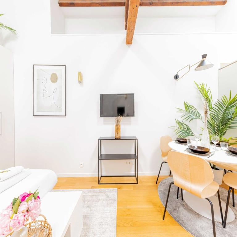 Studio Duplex - Place Victor Hugo Trocadero- BAIL MOBILITE - Maison de Vacances - 13
