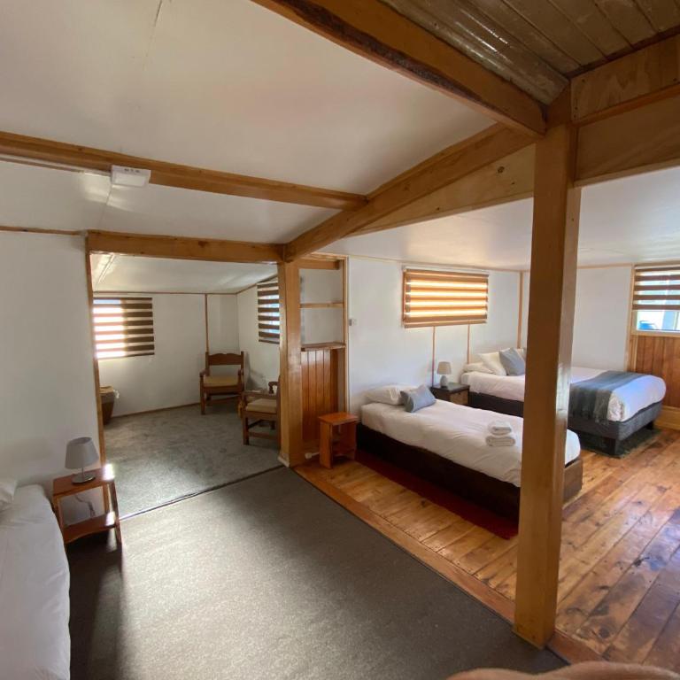 Hostal Amerindia - Habitación Cuádruple con baño privado - 22
