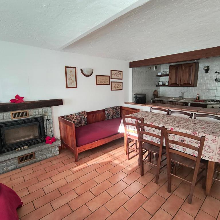 Masy en Pierre- Maisons de Charme- Caratteristico Appartamento con tre camere e due bagni - Appartamento con 3 Camere da Letto - 2