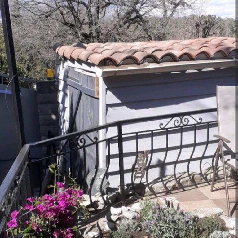 Joli chalet au calme Côte d'Azur - Maison 3 Chambres - 6