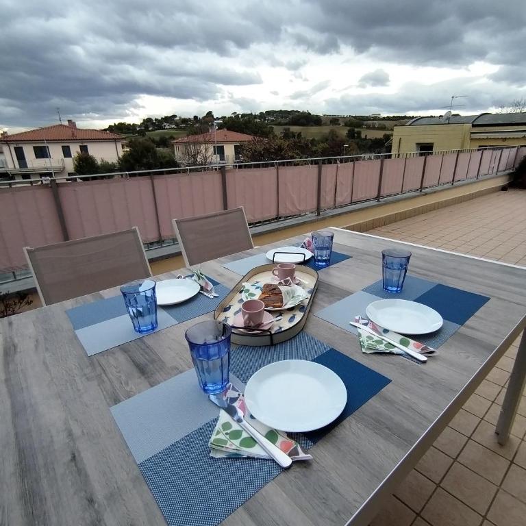 Appartamento L'Azalea - a due passi da Numana con grande terrazzo e piscina condominiale stagionale - Appartamento con 2 Camere da Letto - 32
