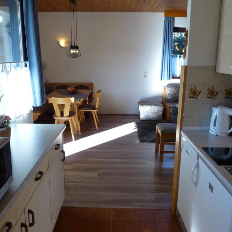 Ferienhaus Schäfer - Apartments - Wintersports - Family holiday - Holiday with your dog - Rural & Scenic - Apartment mit 1 Schlafzimmer, Balkon und Bergblick - 13